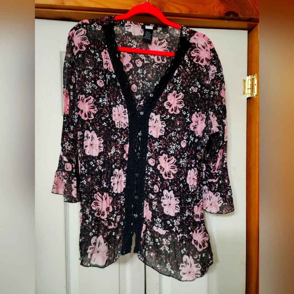 Size 18/20 Floral top
